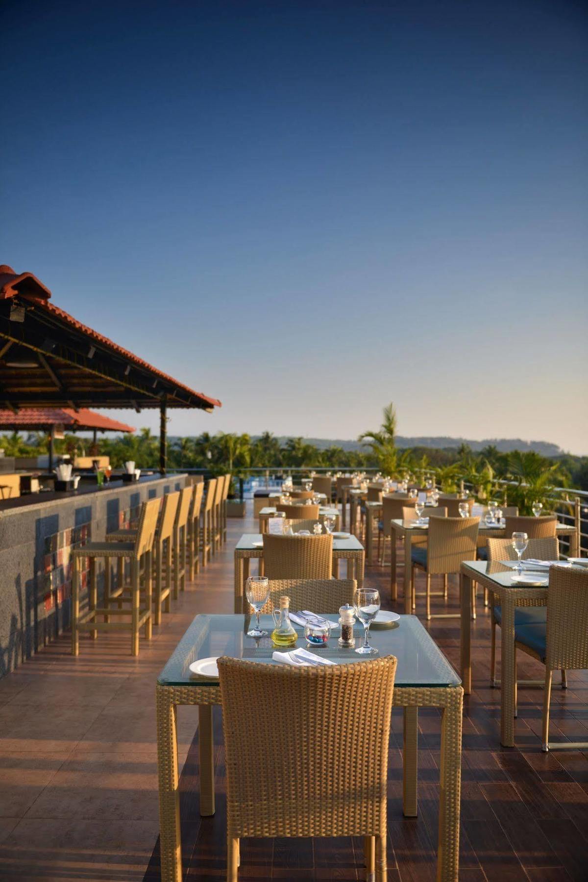 Acacia Goa Hotell Sinquerim Exteriör bild