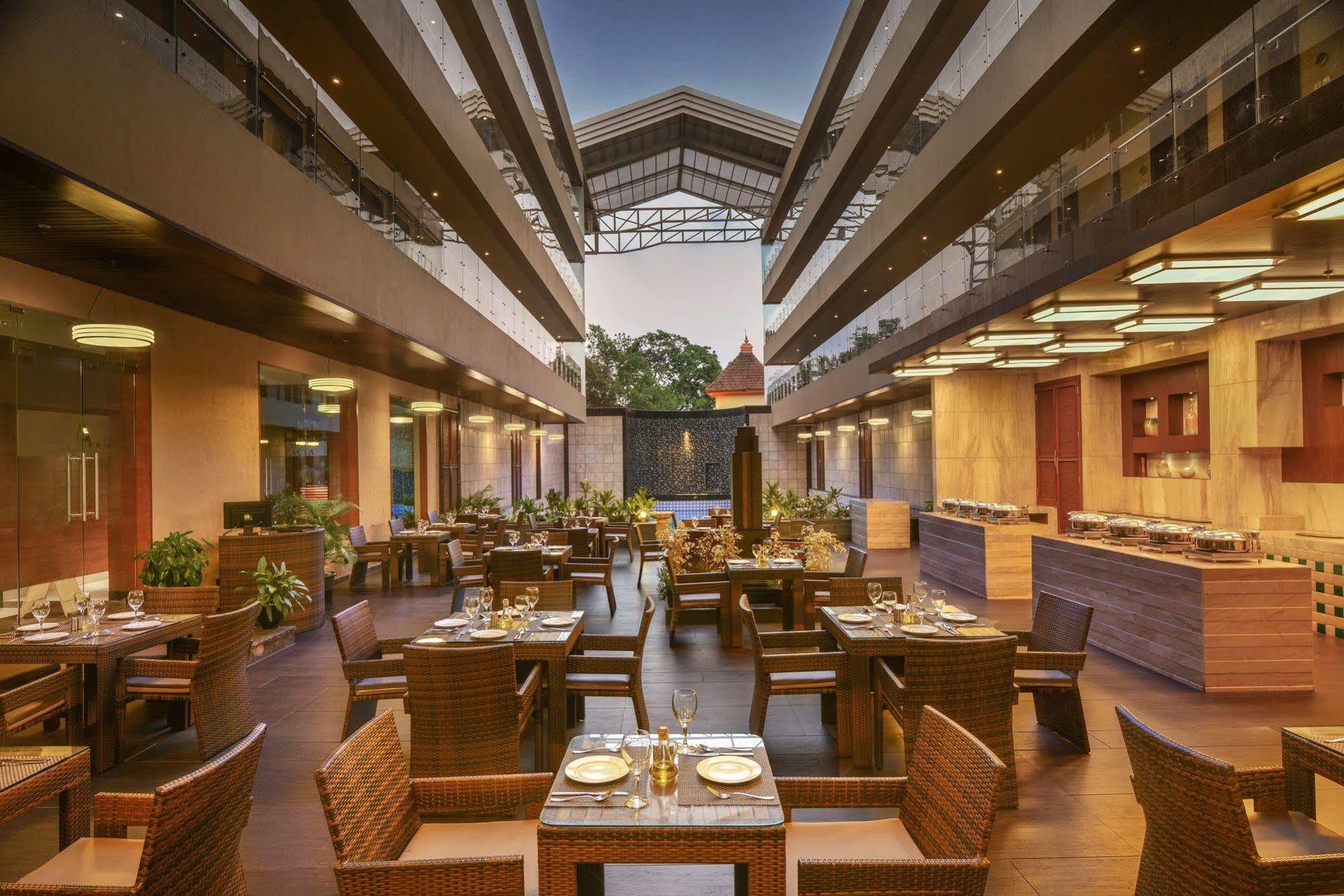 Acacia Goa Hotell Sinquerim Exteriör bild